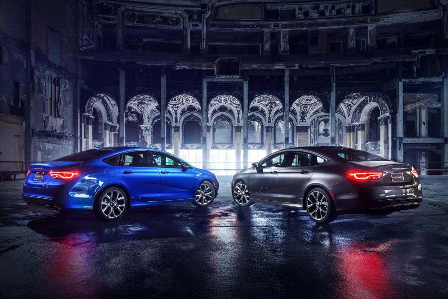  Chrysler 200S AWD (UF) 2014 года  (фото 3 из 46)